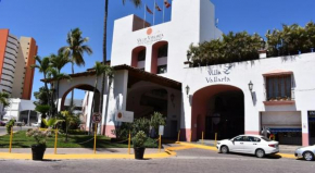 Chacon Condominium